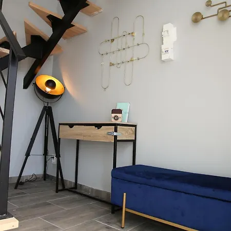 La Loge En Or - Parking Public - Triplex - Proche Centre Et Autoroute *