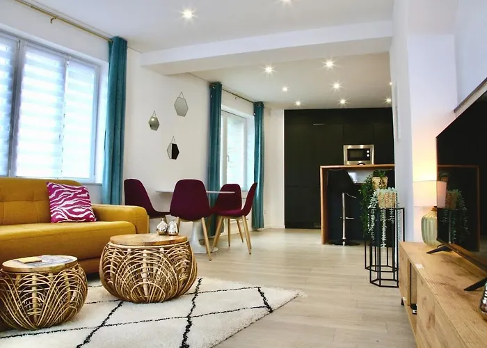 La Loge En Or - Parking Public - Triplex - Proche Centre Et Autoroute * לנס