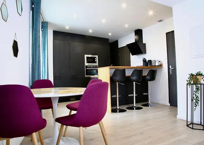 La Loge En Or - Parking Public - Triplex - Proche Centre Et Autoroute *