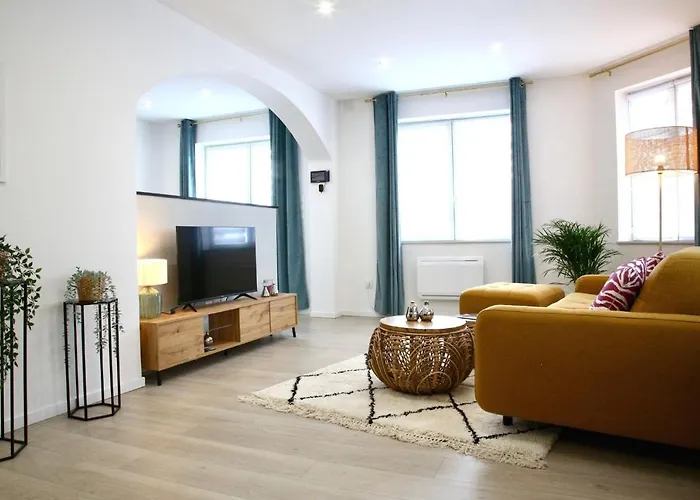 La Loge En Or - Parking Public - Triplex - Proche Centre Et Autoroute דירה *