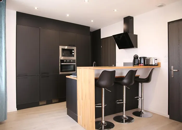 La Loge En Or - Parking Public - Triplex - Proche Centre Et Autoroute