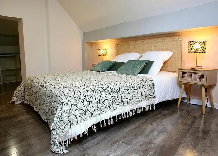 La Loge En Or - Parking Public - Triplex - Proche Centre Et Autoroute דירה *