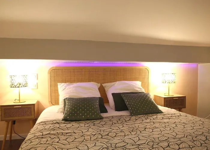 La Loge En Or - Parking Public - Triplex - Proche Centre Et Autoroute דירה *